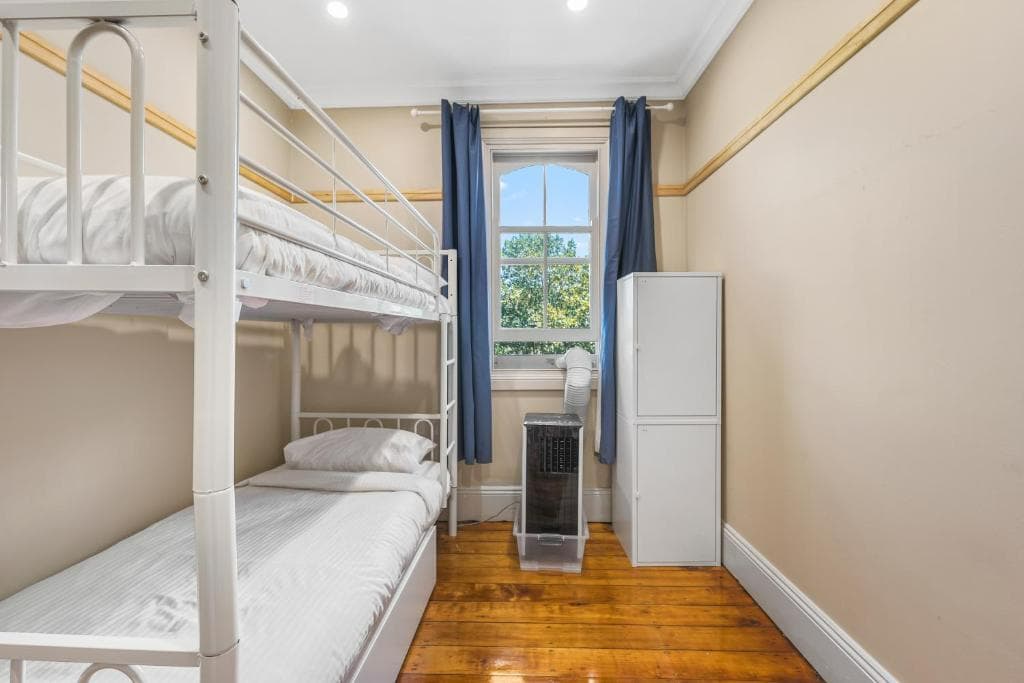 Mixed 2 Beds Shared — Photo 1