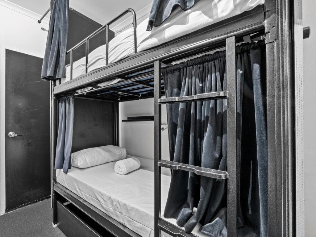 Mixed Pod 4 Beds Room with Shared Bathroom room preview