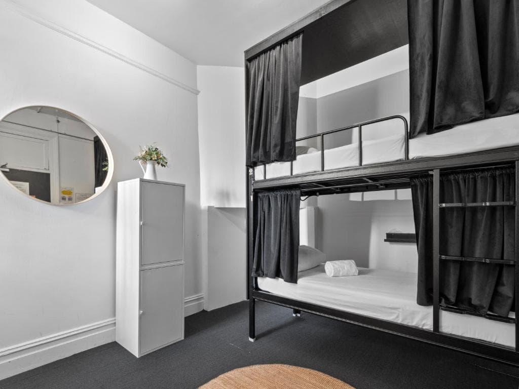 MIXED POD TWIN ROOM room preview