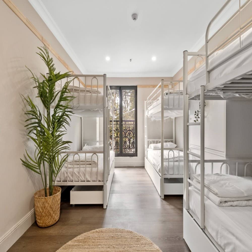 MIXED 6 Beds Ensuite Bathroom room preview