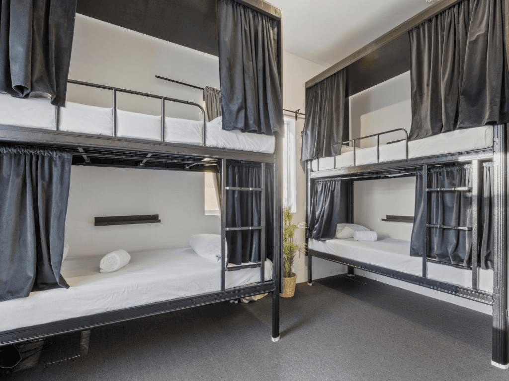 Private Room for 4 people with Harbour View — Photo 4