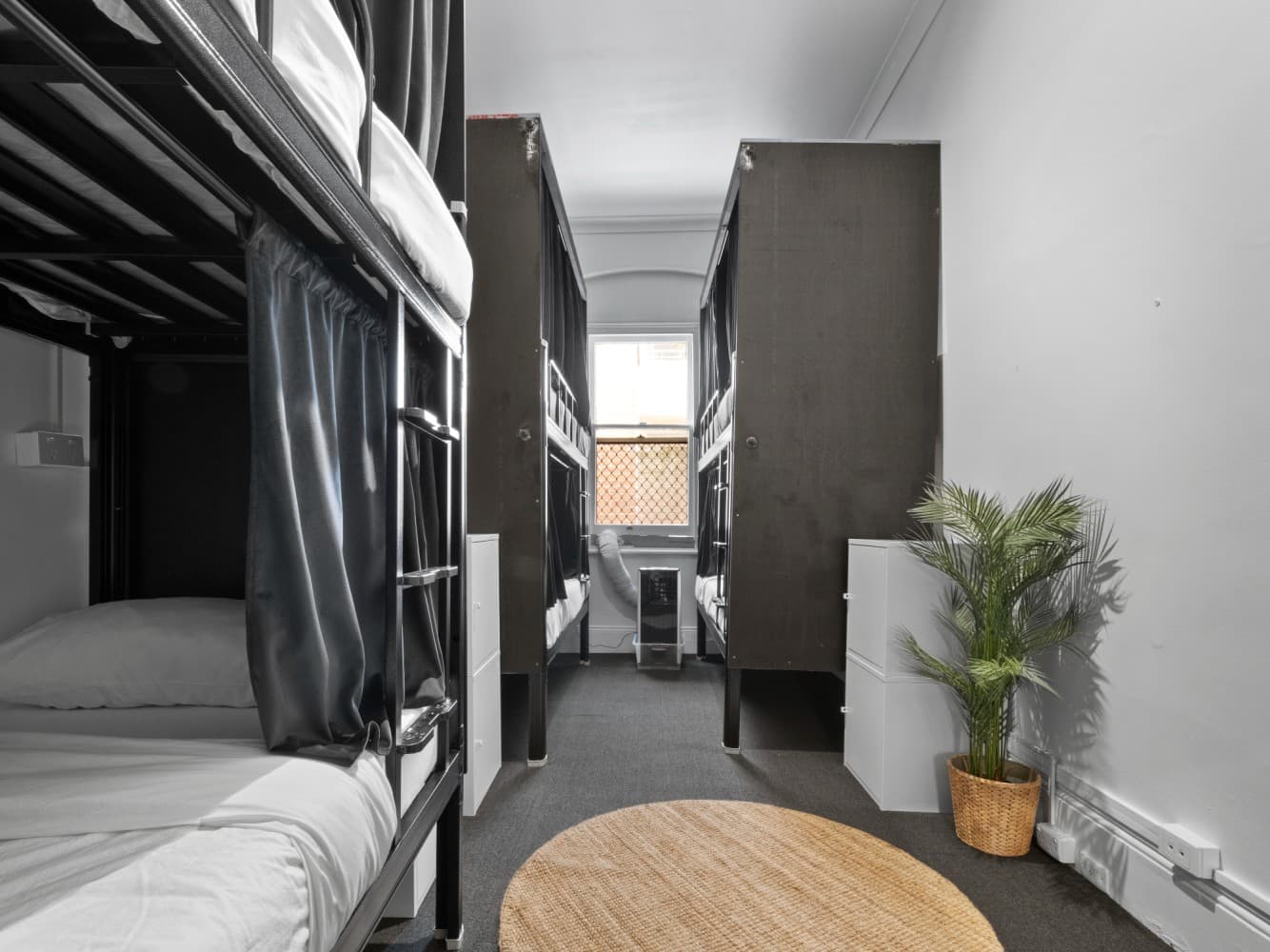Mixed POD En-suite Bathroom -6 people Bedroom room preview